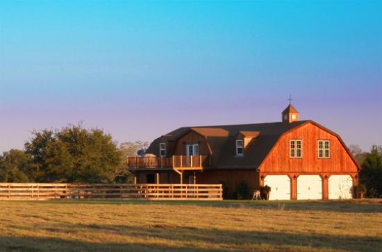Amazing Gambrel barn home with 3 car garage