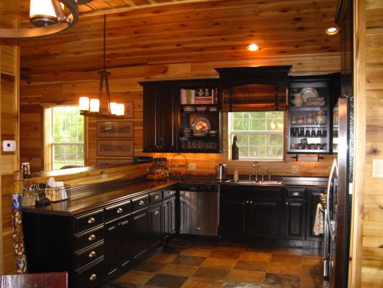 Custom built kitchen by Barns and Buildings
