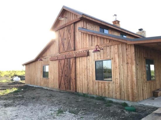 Barns and Buildings - Western Barn